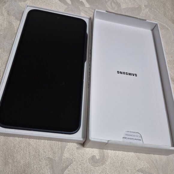 Samsung galaxy a35 5G 128GB - Picture 3 of 8